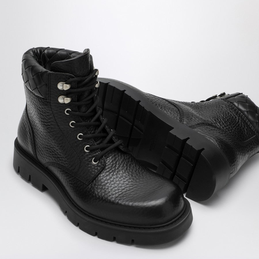 Bottega Veneta Men Black Leather Ankle Boots