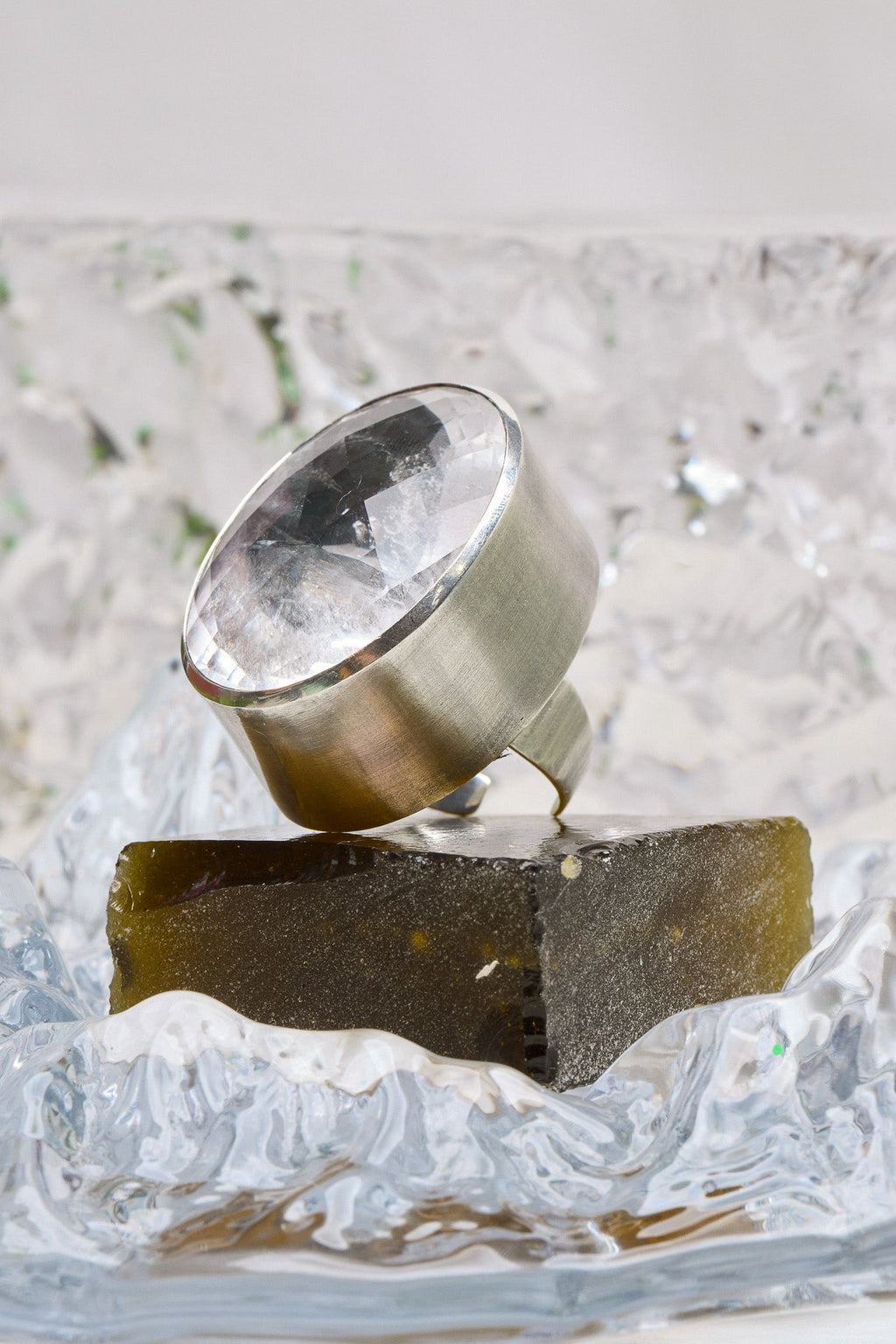 Oval Colossus Ring in Striated Crystal (Silver)