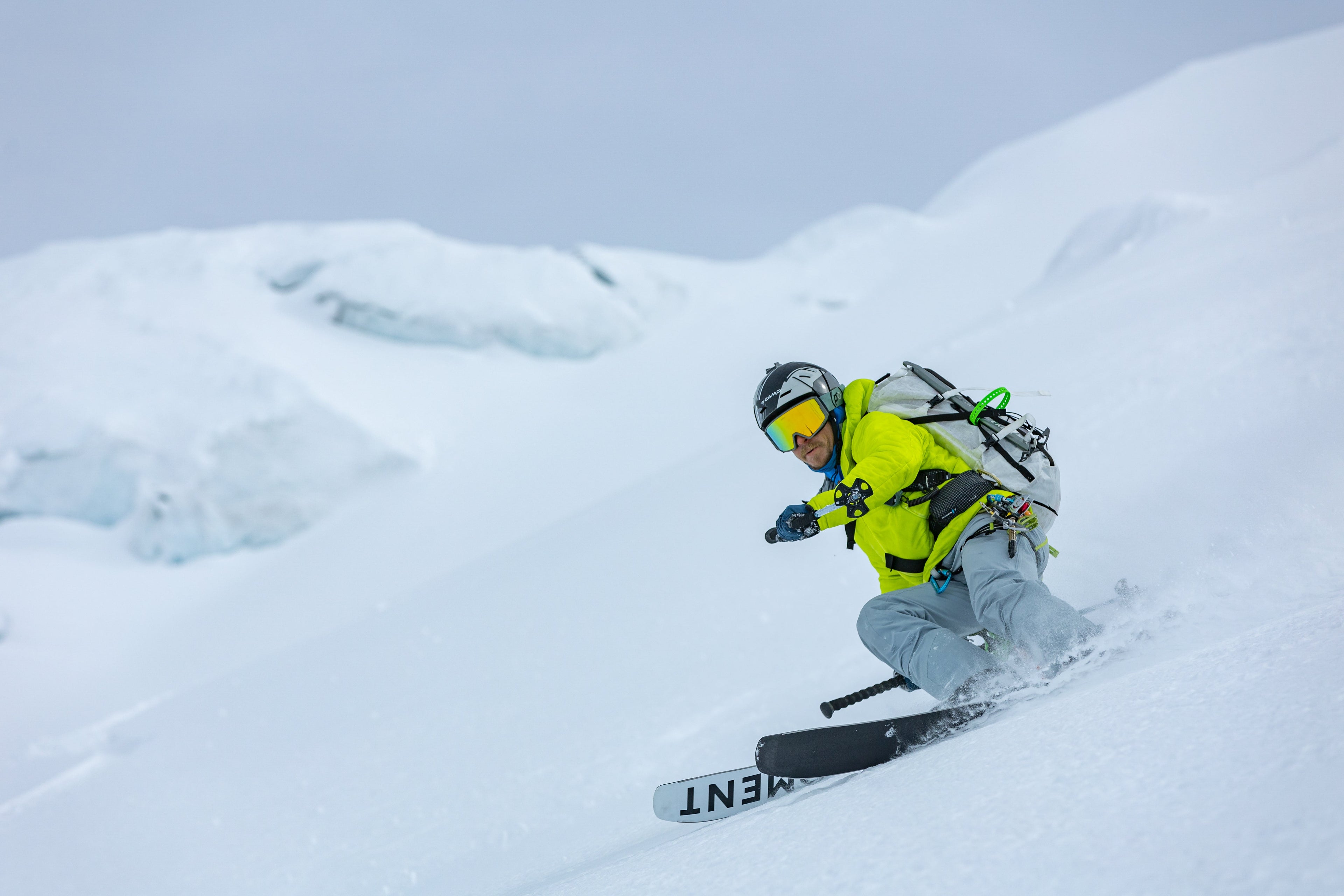 Grey Wolf Ski & Snowboard Goggles (Cherry Lemonade Mirrored Lens)