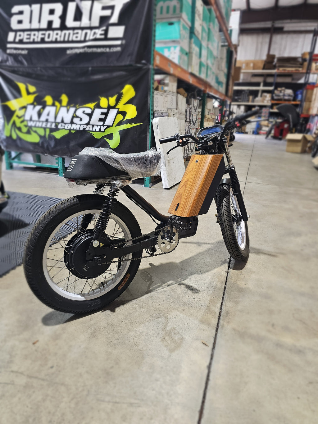 ONYX CTY2 Step-Thru Moped Electric Bike (DEMO)